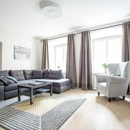 דירה Baron's Town Hall